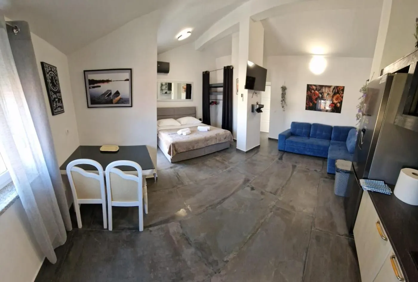 Island Chill Apartments One カリ